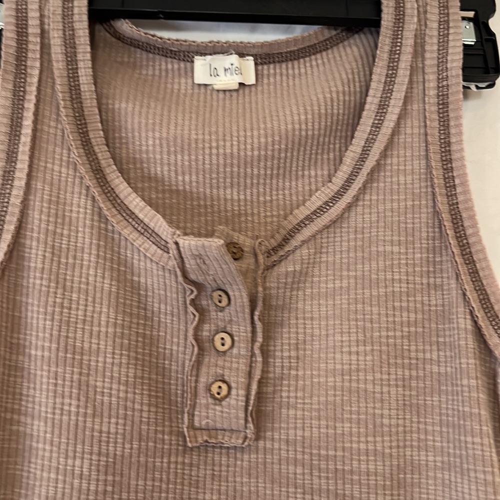 Tank top - Picture 2 of 3